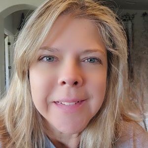 Lori Vavra